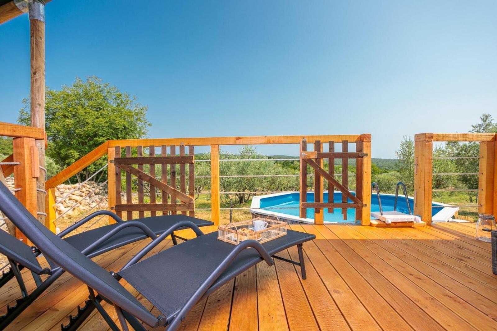 Hotel Prima Insula Glamping à Brusici Extérieur photo